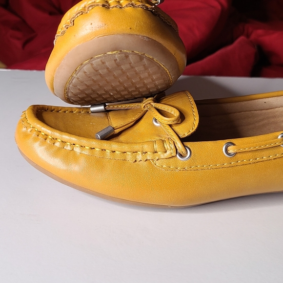 **SOLD**Shoe's - Picture 3 of 5